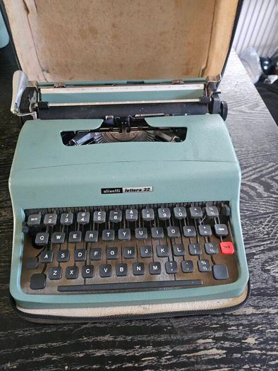 Olivetti Lettera 32