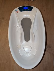Aquascale Digital Baby Bath with Scales & Thermometer
