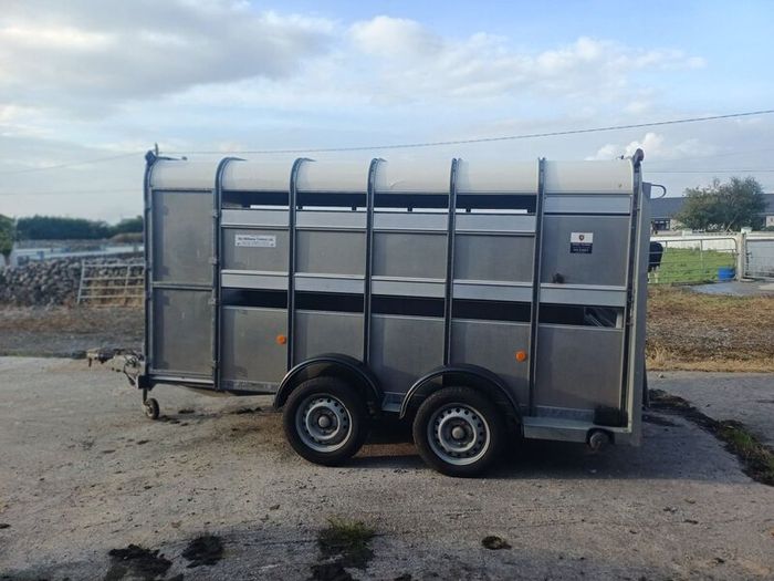 Cattle trailer