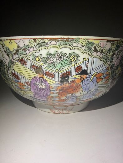 Large Chinese Cantonese Famille Rose Punch Bowl - 25cm - Court Scene - Seal Mark
