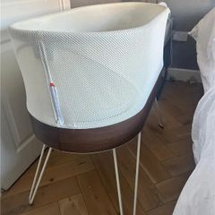 Snoo Smart Sleeper Bassinet Excellent Condition