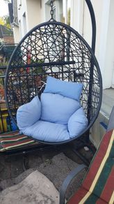 egg chair