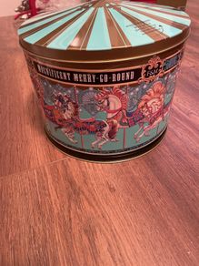 Fortnum and Mason biscuit tin
