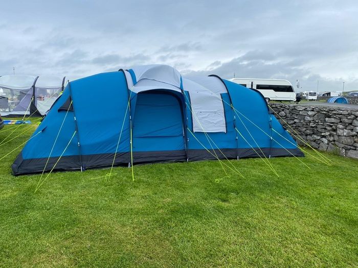 Royal Atlanta 8 person tent. Excellent condition