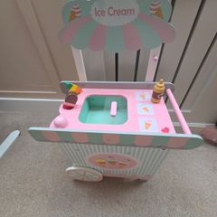 Wooden Ice-cream Cart