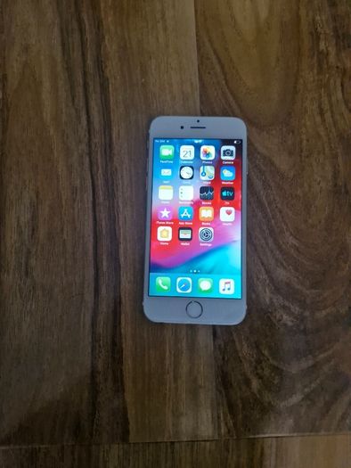 Apple iPhone 6 - 128GB - Silver (Unlocked / Not Icloud Locked)