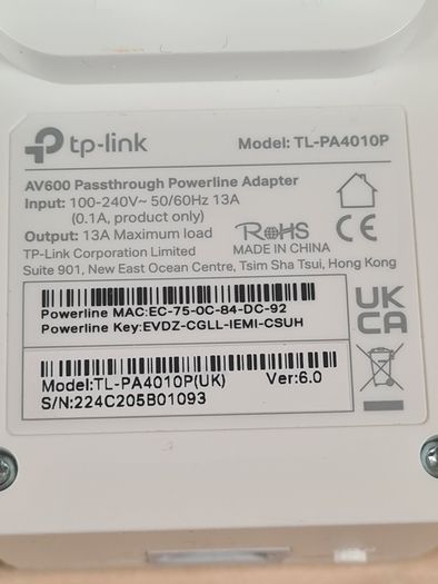 Tp LINK AV600 powerline wifi range extender signal booster kit TL-WPA 4220 and TL-PA4010P x 2