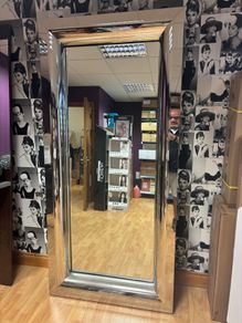 Full length salon Styling unit