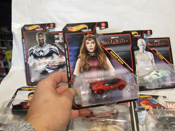 Hot Wheels MARVEL Character Diecast Cars Complete Set Of 8 Brand New Sealed