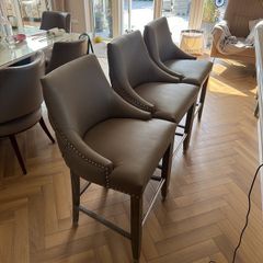 3 Leather bar stools