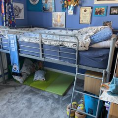 Mid sleeper bed