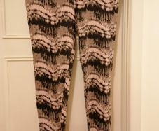 Women's Sports Leggings NWT SIZE L