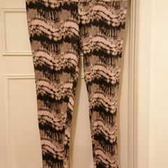 Women's Sports Leggings NWT SIZE L
