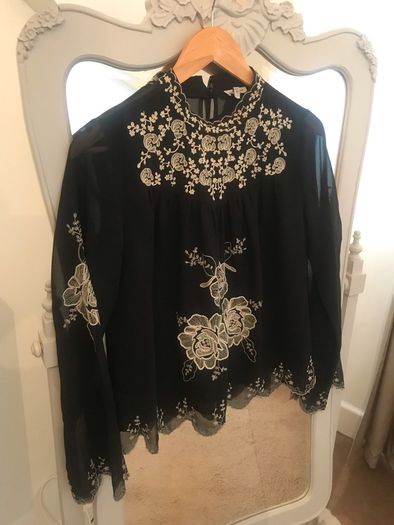 Stunning River Island Blouse size 8