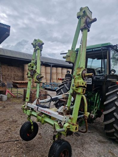 Class 870 tedder