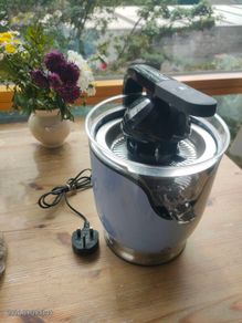 Citrus juicer