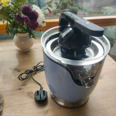 Citrus juicer