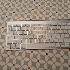 Apple wireless keyboard