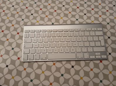 Apple wireless keyboard