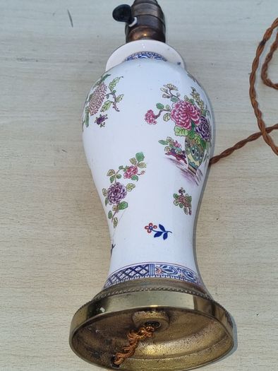 Chinoiserie porcelain table lamp
