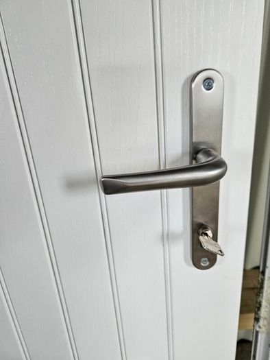 Pallido composite Door & frame in excellent condition only 1 Yr old has low threashold comes with 3 keys there is 2 side glass frosted panels optional can sell door & frame on its 0wn
