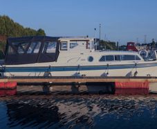 Motor Cruiser Boat