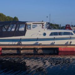 Motor Cruiser Boat