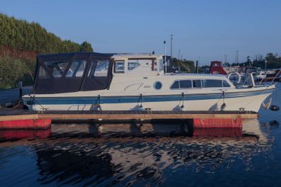 Motor Cruiser Boat