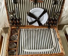 Luxury Picnic Basket