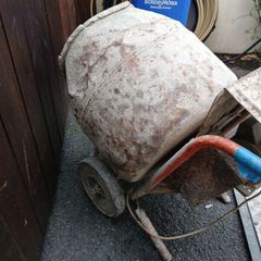 electric cement mixer