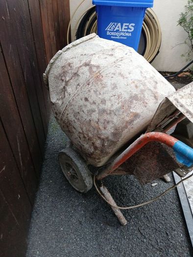 electric cement mixer