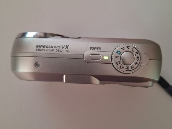 Sony Cyber-shot DSC-P73