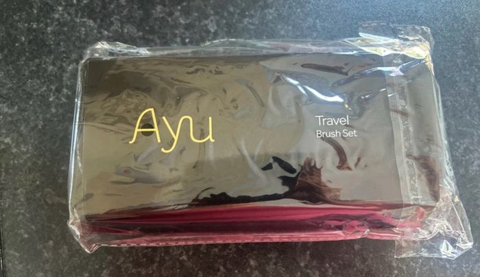 Ayu makeup brush travel set new