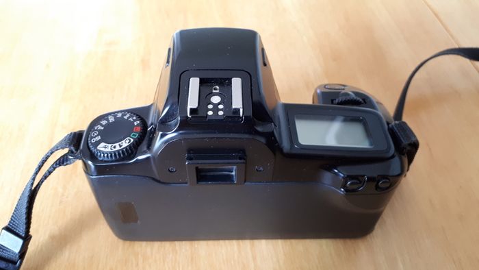 Canon EOS 35mm film camera for sale 700 1000F 5000