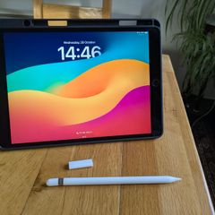 iPad Pro 10.5" 64GB + Apple Pencil + Case