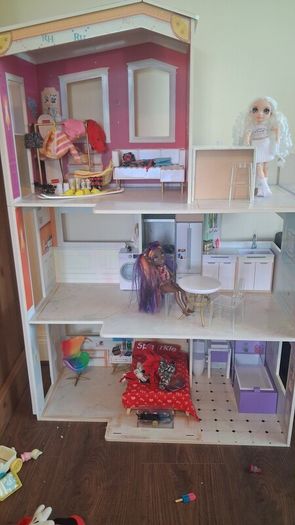 Rainbow High Doll House