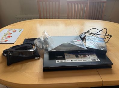 DVD Blue Ray players including glasses and Blue Planet DVDs