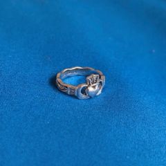 Claddagh ring