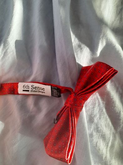 6th sense brand new red patterned bow tie