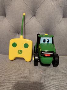 John Deere remote tractoe