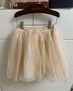 girls skirt 6/8yrs 8/10yrs