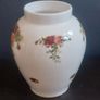 Fabulous Royal Albert "Old Country Roses" Ginger Jar Shaped Vase, an Iconic and Highly Collectable Piece Image 3