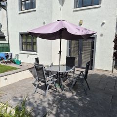 Garden table, 4 x recliner chairs and parasol