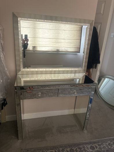 Console Table / Mirror