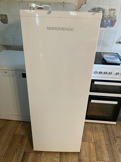 Normende larder fridge.