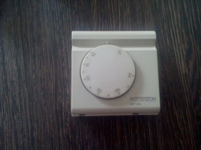 Potterton PRT 100 Room Thermostat.