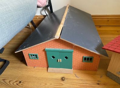 Toy horse barn