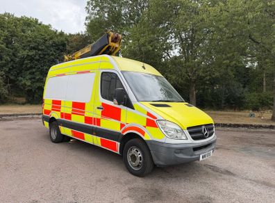 Cherry Picker Mobile Elevated Work Platform