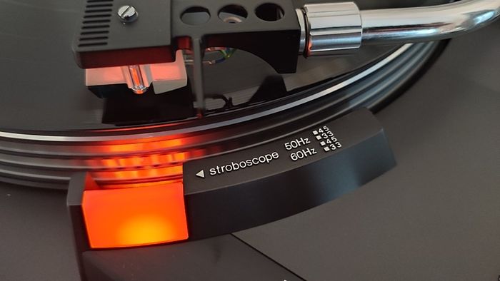 CLASSIC Technics SL-1900,FullAuto, Turntable.Direct Drive. Full service.