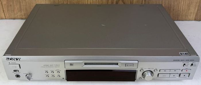 From 1999 - Minidisc Sony MDS-530, working good, remote, Manual.